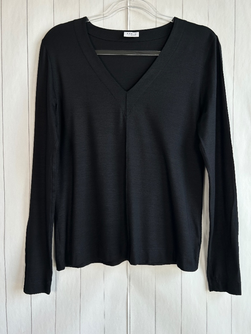 Akris Punto size 12 long sleeve top black v-neck modal stretch minimalist